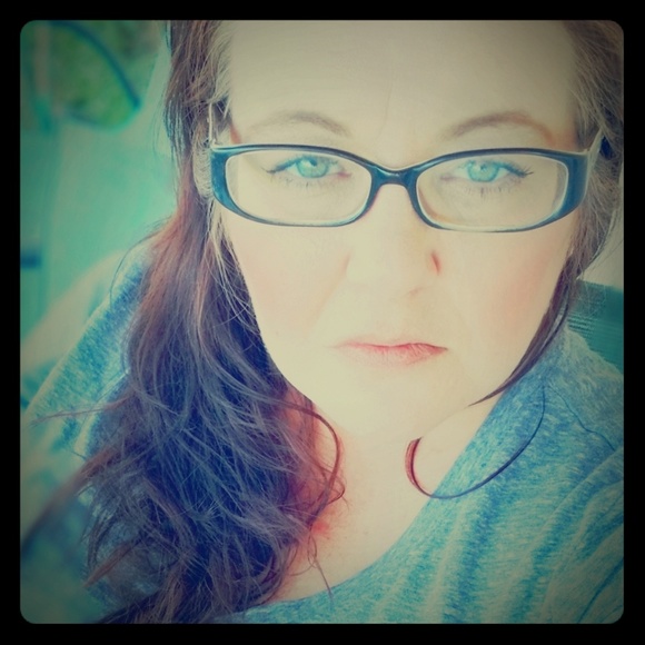 Meet your Posher, Elizabeth - Picture 1 of 1